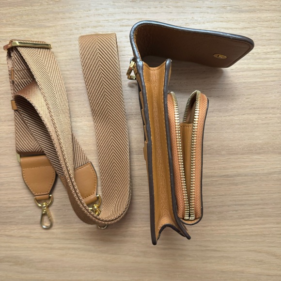 MCM Visetos Crossbody Phone Wallet – Unisex Logo Pouch w/ Strap - Picture 3 of 7